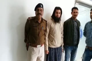 police-arrested-district-executed-accused-while-roaming-in-the-city-bhopal