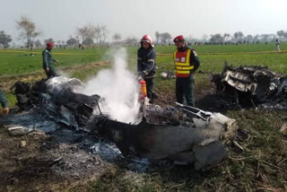 Pakistan Air Force  Mirage aircraft crash  Pakistan crash  MIrage crash latest news  പാകിസ്ഥാനിൽ സൈനിക വിമാനം പരിശീലന പറക്കലിനിടെ തകർന്ന് വീണു