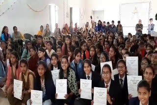 Gargi Award ceremony organized in Dhariyavad, किशोरी बाल मेला धरियावाद