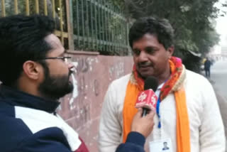 BJP candidate Rajiv Babbar voted in Tilaknagar assembly