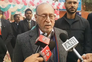 Lt. Governor Anil Baijal cast vote with family