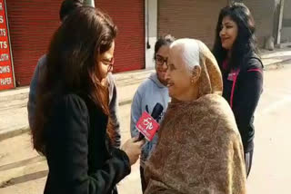 86 year old woman sudarshan grover from karol bagh cast vote