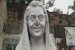 -indira statue-