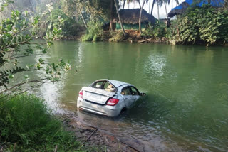 car jumped into canel in east godavari dst athreyapuram