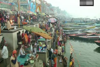 Varanasi on Maghi Purnima holy dip in Ganga Maghi Purnima holy bath in varanasi கங்கையில் மகா பூர்ணிமா வழிபாடு கங்கையில் புனித நீராடல், மகா பூர்ணிமா மகா பௌர்ணமி