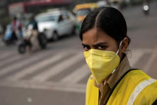 Delhi's air quality 'very poor' air in delhi delhi air delhi air deteriorates டெல்லியில் மீண்டும் காற்று மாசுபாடு டெல்லி காற்று மாசுபாடு, காற்று மாசுபாடு ஆய்வு நிறுவனம், காற்றின் தரம், சாந்தினி சவுக், நொய்டா