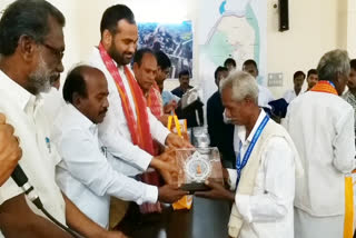 The collector karnan thanked those who served on the medaram jatara at mulugu district