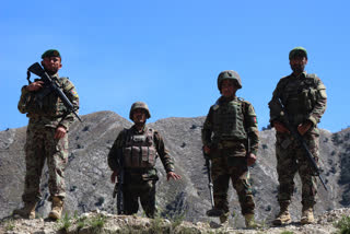 US troops killed by shooter in Afghan uniform