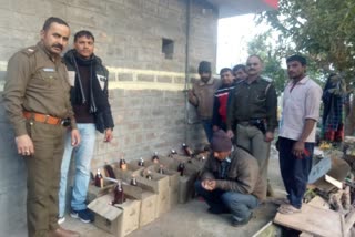 Police arrested accused with illegal liquor in Nahan