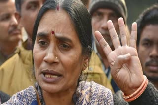 nirbhaya mother video on patiala court rejection of new death warrant