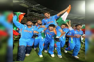 Kohli urges fans to vote for Sachin's 2011 WC moment in Laureus Sporting Moment