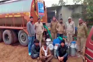 stealing milk from tanker of Amul,  टैंकर से दूध चुराने वाले आरोपी गिरफ्तार