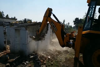 Bulldozer on 4 hundred square feet encroachment in Katni