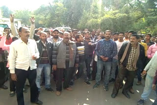 villagers-protest-against-the-arrest-of-trikaldarshi-pandokhar-maharaj-in-datiya