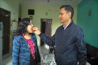 Arvind Kejriwal's sister congratulates brother