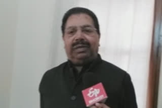 PC Chako resigns  Delhi Congress incharge  Delhi Assembly Elections senior party leader PC Chacko  பி சி சாக்கோ  டெல்லி காங்கிரஸ் தேர்தல் பொறுப்பாளர்  டெல்லி சட்டப்பேரவைத் தேர்தல் ராஜினாமா  டெல்லி காங்கிரஸ் தோல்வி