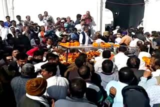 Huge crowd gathered at Raghunath Palace to pay their last respect to their mother