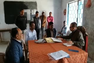 Palamu DEO did surprise inspection of Matriculation examination center