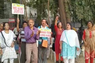 bank-account-holder-protest-against-pmc-bank-in-mumbai