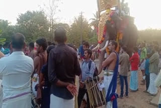 Kathina at the temple festival  കതിന നിറയ്ക്കുന്നതിനിടെ അപകടം  ക്ഷേത്രോത്സവത്തിൽ കതിന  കതിന നിറക്കൽ