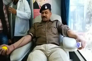 Policemen donated blood in Bhopal