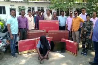 police-arrested-accused-of-tv-thief-in-chnadrapur