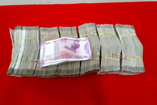 Money worth Rs 15 lakh was seized from Palakkad  പാലക്കാട് പതിനഞ്ചു ലക്ഷം രൂപയുടെ കുഴൽപ്പണം പിടികൂടി