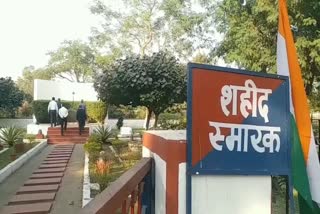 पुलवामा घटना की बरसी पर रिटायर्ड जवानों ने शहीदों को दी श्रद्धांजली, कहाः अब तक नहीं दिया गया कठोर जवाब