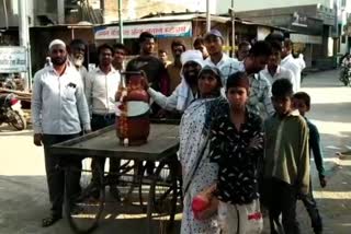 gas-tank-rally-against-gas-price-increases-in-hingoli