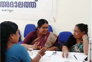 _women_commission_on social media  _women_commission- adalath  സാമൂഹിക മാധ്യമങ്ങളുടെ ചതിയിൽപ്പെടുന്ന പെണ്‍കുട്ടികൾ  സാമൂഹിക മാധ്യമങ്ങളുടെ പ്രശ്നങ്ങൾ  പെണ്‍കുട്ടികള്‍ ജീവിതമൂല്യങ്ങളും സ്വായക്തമാക്കണം  സംസ്ഥാന വനിതാ കമ്മിഷൻ  വനിതാ കമ്മിഷൻ അദാലത്ത്