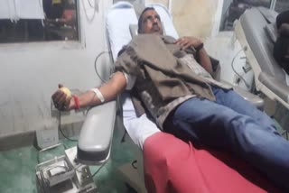 RIMS, Health Minister Banna Gupta, Government Health Facility, Health Minister gave blood, रिम्स, स्वास्थ्य मंत्री बन्ना गुप्ता, सरकारी स्वास्थ्य सुविधा, स्वास्थ्य मंत्री ने दिया ब्लड