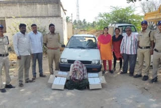 police take over alcohol packets of karntaka at rangapuram in anantapur