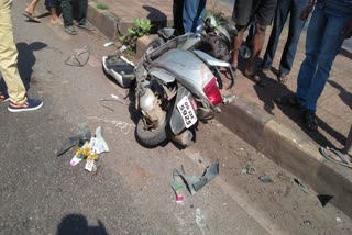 scooty-accident-by-truck-one-death-in-balichandrapur-of-jajpur
