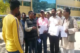 Displaced conflict committee in Jamshedpur handed over demand letter to DC Ravi Shankar Shukla