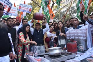 Indian Youth Congress protests outside Shastri Bhavan after LPG cylinder prices rise