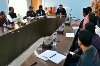 Nishikant Dubey holds meeting with municipal officials in deoghar