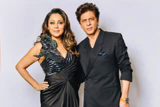 shah rukh khan, shah rukh khan shares romantic photo with gauri khan, gauri khan, shah rukh khan shares romantic photo with gauri khan on valentine day