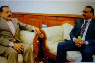 Director-General of Jammu and Kashmir Police with Union Minister Jitendra Singh