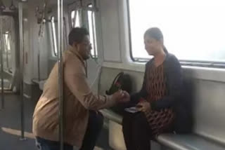 Man proposes to girlfriend in EW Metro's inaugural train (Image credit: Kolkata Metro Facebook)