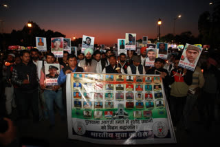 Pulwama Attack  One Year Anniversary  Terror Attack  Indian Youth Congress  India Gate  Srinivas BV  Candlelight Vigil  ന്യൂഡൽഹി  പുൽവാമ ഭീകരാക്രമണം  ഇന്ത്യൻ യൂത്ത് കോൺഗ്രസ്  ഇന്ത്യൻ യൂത്ത് കോൺഗ്രസ് പ്രസിഡന്‍റ്