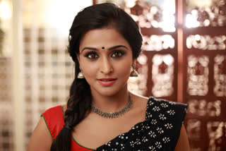 Ramya nambeesan turn as short film director