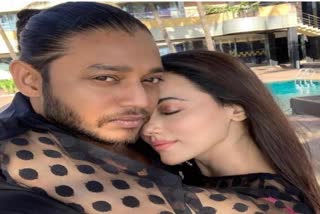 sana khan break up