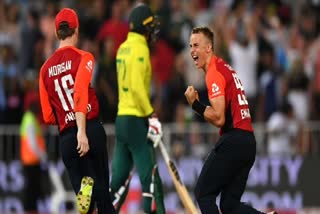 England defeated South Africa by two runs in second T20i