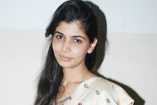 singer chinmayi to file case against Radharavi dubbing union election
