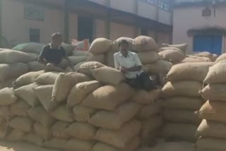 Framers protest infront of paddy procurement centre