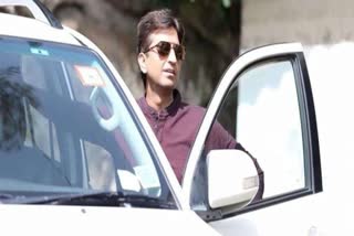 dr kumar vishwas comment after stolen his fortuner car