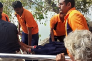 a-woman-jumped-into-the-krishna-river-try-to-sucide