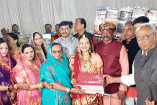 A father given  bullock cart of Books for her wedding