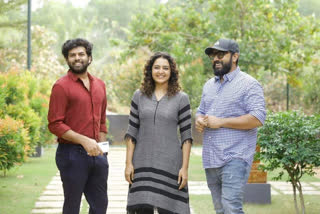 പടവെട്ടില്‍ നിവിനൊപ്പം മഞ്ജുവും; സന്തോഷം പങ്കുവെച്ച് സണ്ണി വെയ്ന്‍  Manju with Nivin in padavettu Sunny Wayne sharing his happiness  സണ്ണി വെയ്ന്‍  നിവിന്‍ പോളി ചിത്രം പടവെട്ട്  പടവെട്ട് സിനിമയില്‍ മഞ്ജുവാര്യര്‍  മഞ്ജുവാര്യര്‍  nivin pauly  manju warrier  sunny wayne