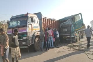 truck hits truck in kendujhar, keonjhar latest news, accident in keonjhar, କେନ୍ଦୁଝରରେ ସଡକ ଦୁର୍ଘଟଣା, କେନ୍ଦୁଝରରେ ଟ୍ରକକୁ ପିଟିଲା ଟ୍ରକ, କେନ୍ଦୁଝର ଲାଟେଷ୍ଟ ନ୍ୟୁଜ୍‌